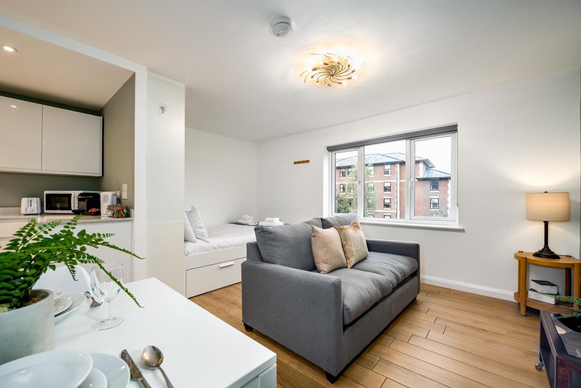 Alison Court Apartment Bristol Exterior photo